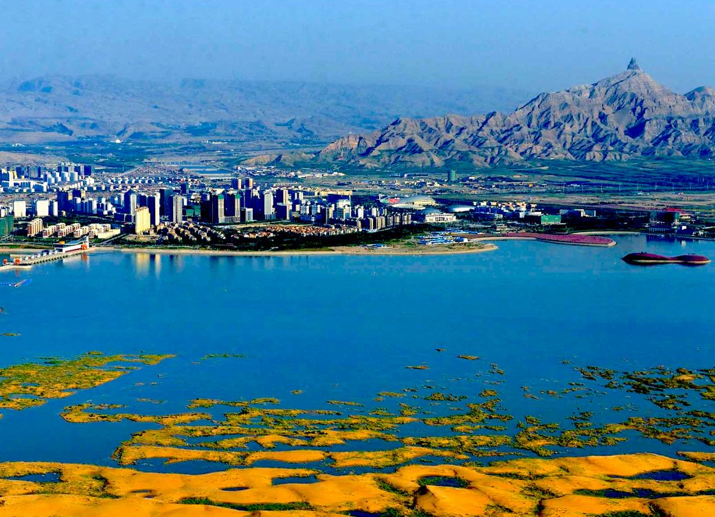 乌海，沙漠中的璀璨明珠之城